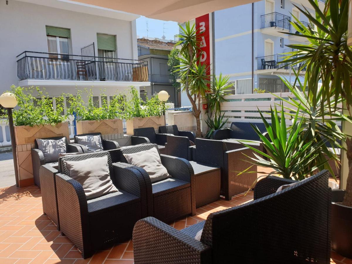 Hotel Baden Baden Ρίμινι Εξωτερικό φωτογραφία