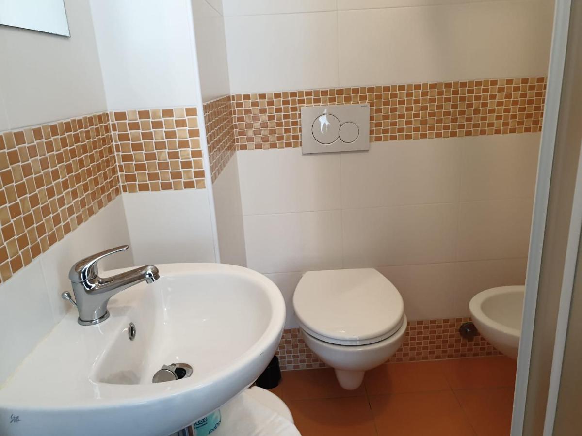 Hotel Baden Baden Ρίμινι Εξωτερικό φωτογραφία