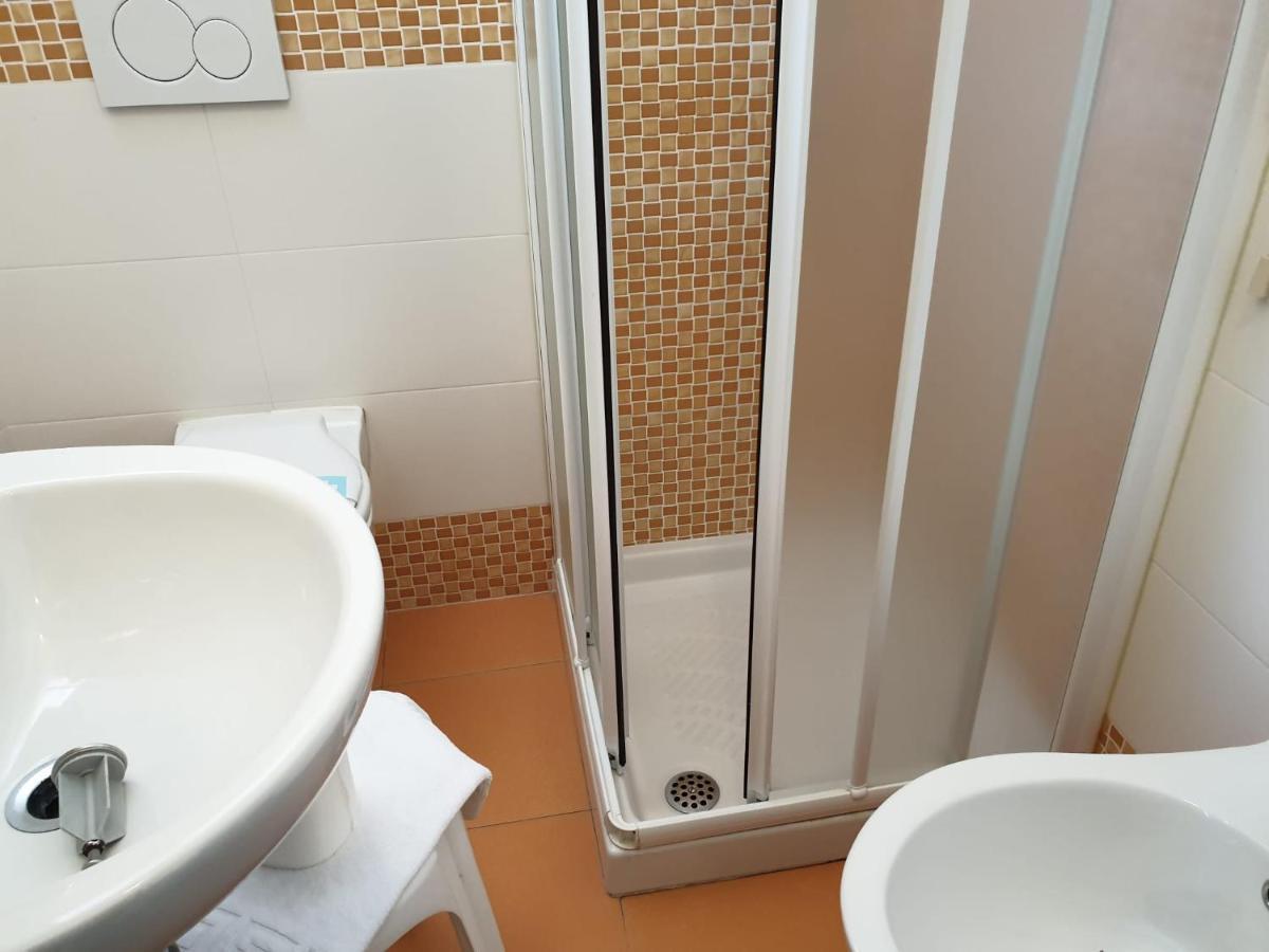 Hotel Baden Baden Ρίμινι Εξωτερικό φωτογραφία