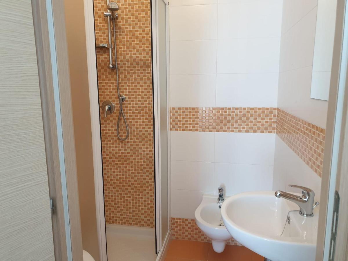 Hotel Baden Baden Ρίμινι Εξωτερικό φωτογραφία
