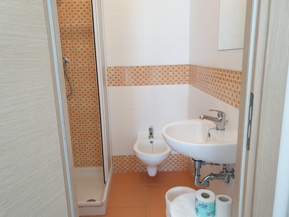 Hotel Baden Baden Ρίμινι Εξωτερικό φωτογραφία